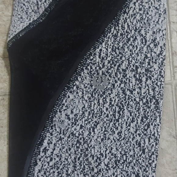 NWOT Lululemon Pace Rival Crops 8 - Picture 6 of 11